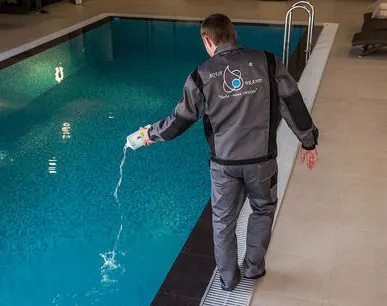 фото Чистка бассейнов