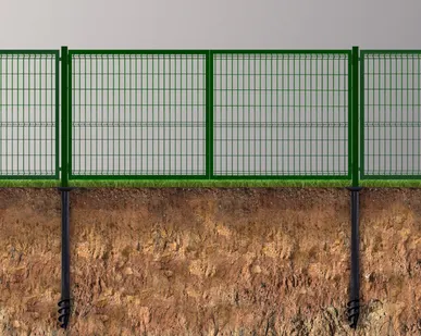 фото Распашные ворота из 3D секций на сваях