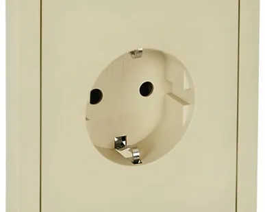 фото FORTE&PIANO Розетка 1-местная с заземлением с защитными шторками винтовое крепление 16А FP415 ваниль IEK