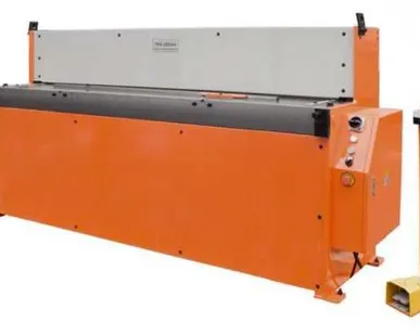 фото Гильотинные ножницы гидравлические 1250мм х 3мм / 4мм