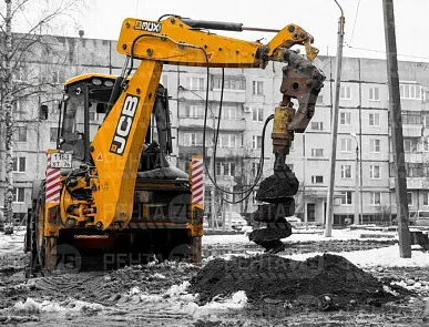 фото Аренда ямобура на базе экскаватора погрузчика JCB-3СХ