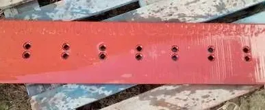 фото Нож средний прямой из стали 400-500HB на специальную технику КДМ 1220х220х12