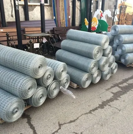 Фото №0 Сетка сварная оцинкованная ячейка 10*10мм толщина 0,7мм длина 30м