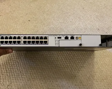 фото Коммутатор Huawei S5700-28C-HI Б/У в Москве