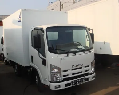 фото Коммерческий автомобиль Isuzu NMR85H