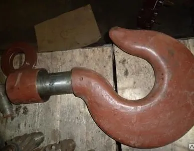 фото Крюк 17А с гайкой ККС-10