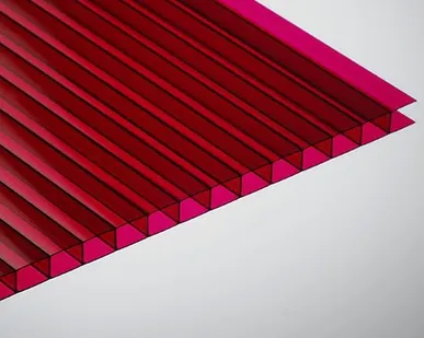 фото Поликарбонат 2100х6000х6мм (гранат) Unipol 0,75кг/м2 пленка с 1 стороны