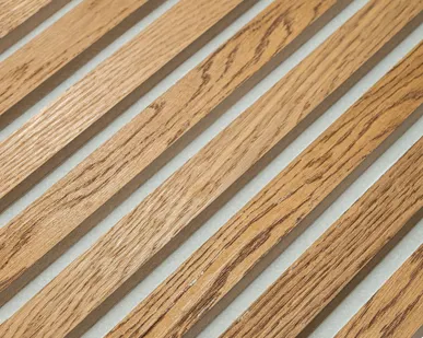 фото Акустическая реечная панель – Дуб Бурбон, шпон - Белый - 2400 мм - Целая