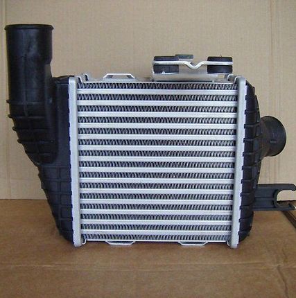 Фото №0 Интеркуллер HYUNDAI 11L6-02330 HL780-7A