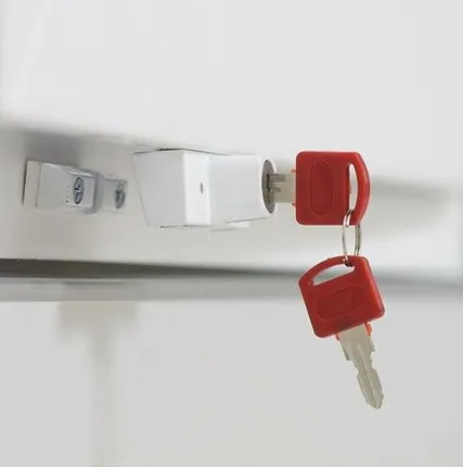 Фото №0 Детский замок (блокиратор) с цилиндром и ключом Internika, белый