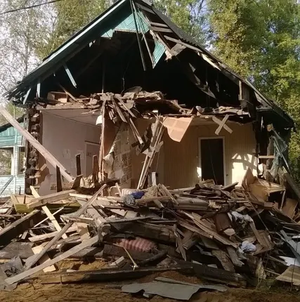 Фото №0 Снос сгоревших домов