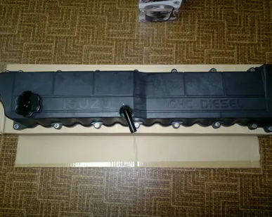 фото 8-94393-712-4 Клапанная крышка в сборе 6HE1 /=6HH1/ 8943937124 ISUZU