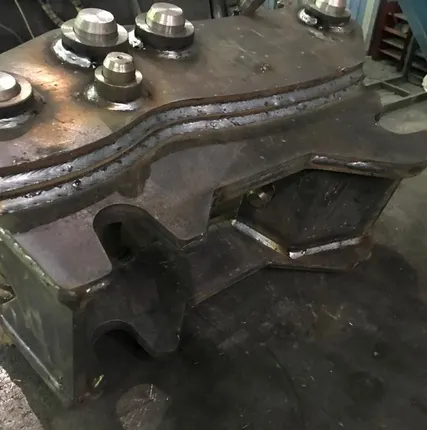 Фото №2 Быстросъем на заднюю рукоять экскаватора-погрузчика Квик-каплер