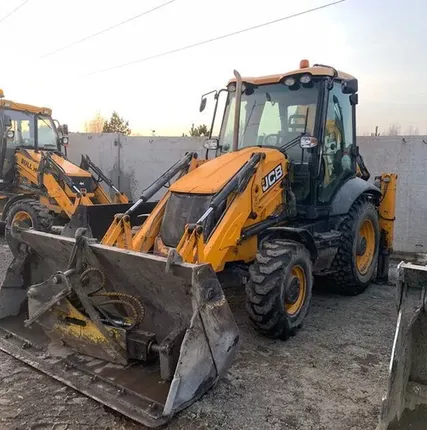 Фото №0 Аренда трактора-погрузчика JCB 3CX, гидромолот