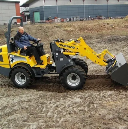 Фото №0 Мини погрузчик в аренду 1.4 тонн