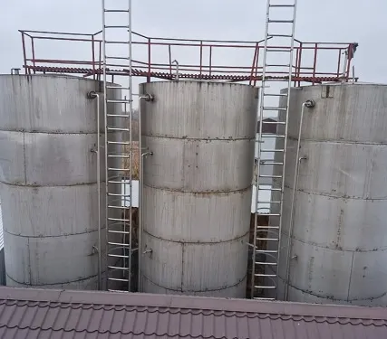 Фото №0 Емкости вертикальные нержавеющие, объем 120 куб.м., модель РВС-120 Б/У в Москве