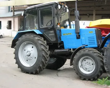 фото Трак­тор МТЗ 920
