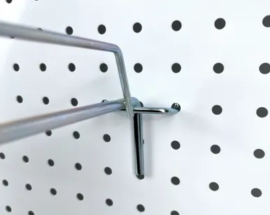 фото Крючок на перфорацию одинарный с ценникодержателем L=400мм, d=6мм, шаг 50мм, цинк