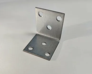 фото Уголок крепёжный металлический 30х30х30х1.5, 20шт.