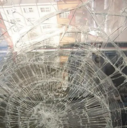 Фото №0 Бронирование стекол ударопрочной пленкой