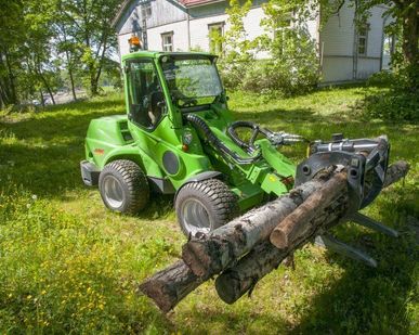 фото Мини погрузчик Avant 760I