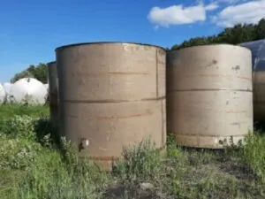 Фото №1 Емкости нержавеющие, объем -10 куб.м., вертикальные Б/У в Москве