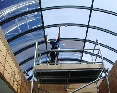 фото Тонирование стекол зданий