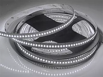 фото Светодиодная лента LC-3014-12W240 24Ватт/м IP33 холодный белый