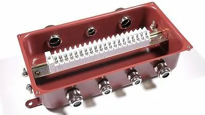 Фото №0 ЗЭТАРУС Коробка клеммная метал. 215*175*100 4ввод метал. IP65 УХЛ1,5 У614А ЗЭТАРУС zeta30321