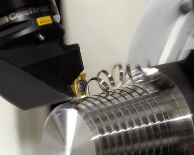 фото Нрезка резьбы на трубы