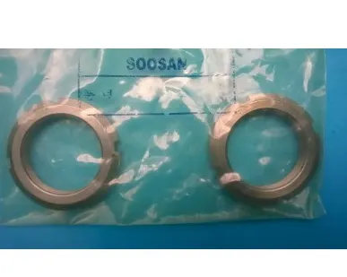 фото Гайка вала - шестерни редуктора поворота колонны КМУ Soosan SCS513