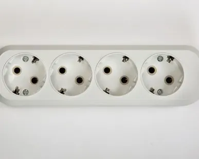 фото Колодка 4 гн. с/з АБС пластик ASD (5140)