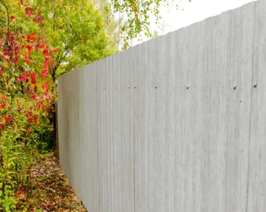 фото Забор из двустороннего профнастила Белёный Дуб