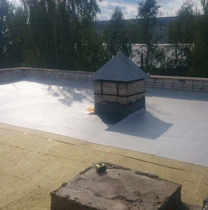 Фото №0 Монтаж кровельной ПВХ-мембраны