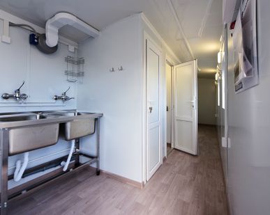 фото Вагон-дом сантехнический