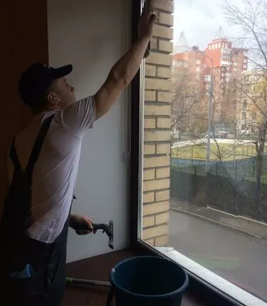 Фото №0 Уборка территорий от листьев