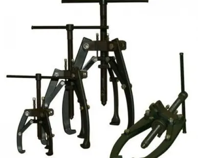 фото Съемник с винтовым приводом и механизмом центрирования и захвата СВ2