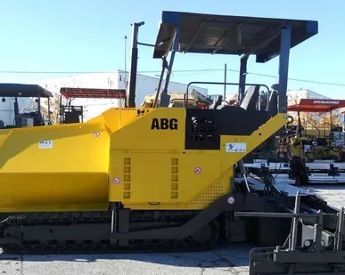 фото Асфальтоукладчик ABG Titan 326