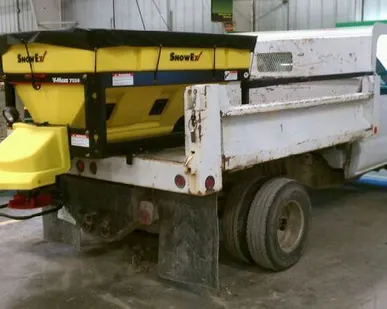 фото Пескоразбрасыватель Snowex