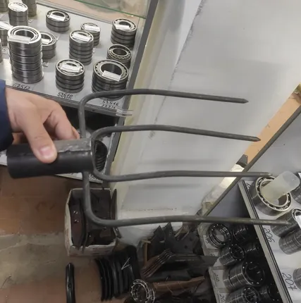 Фото №0 Вилы для сена и навоза 4-х рогие