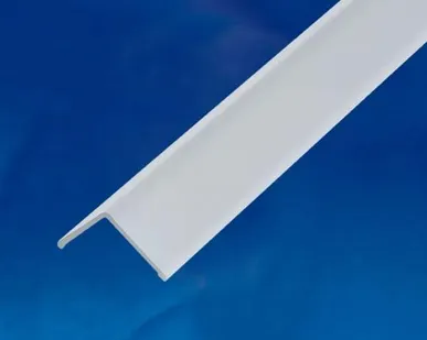 фото Экран для профиля UFE-R05 FROZEN 200 POLYBAG Матовый рассеиватель для алюминиевого профиля, пластик. Длина 200 см. ТМ Uniel.