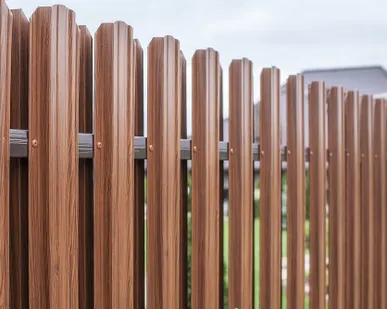 фото Евроштакетник под дерево 0,5