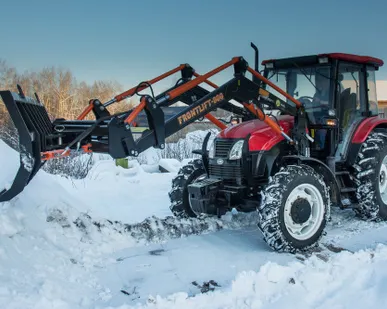 фото Трактор ЛМЗ с фронтальным погрузчиком Frontlift-800