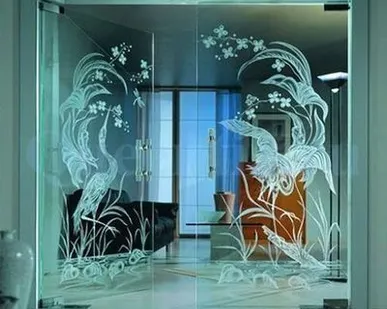 фото Изделия из закаленного стекла прозрачные