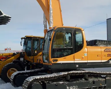 фото Экскаватор гусеничный Hyundai R300LC-9S