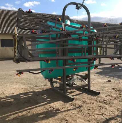 Фото №1 Опрыскиватель усиленный навесной типа OGR 600-1000л (Россия)