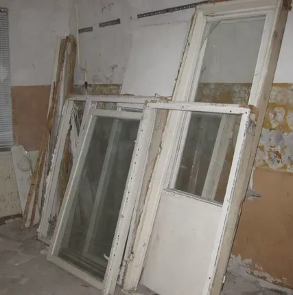 Фото №0 Демонтаж дверных блоков