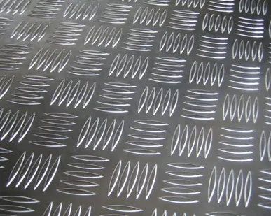 фото Лист алюминиевый рифленый 2,5x1200х3000 мм  КВИНТЕТ