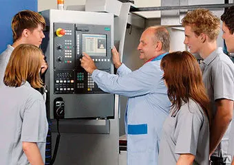 фото Обучение персонала работе с оборудованием