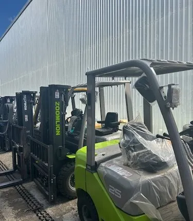 Фото №0 Дизельный вилочный погрузчик 1,5 тонны, двигатель Isuzu, 4.5 метра, в наличии